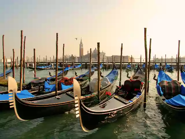 Venesiya