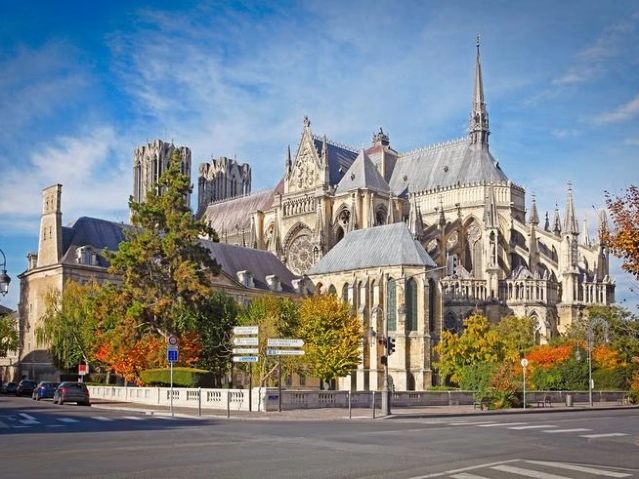 İzmir'den Direkt Sefer İle Noel Pazarları Eşliğinde Paris & Reims Turu Rotası